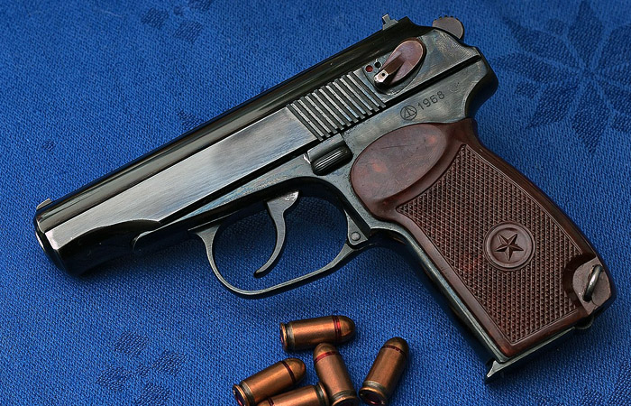 Пистолет Макарова.