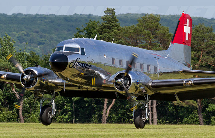 Старый Douglas DC-3. Старый Douglas DC-3.