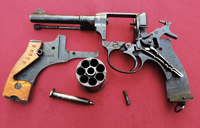 Разобранный револьвер./ Фото: gunsfriend.ru