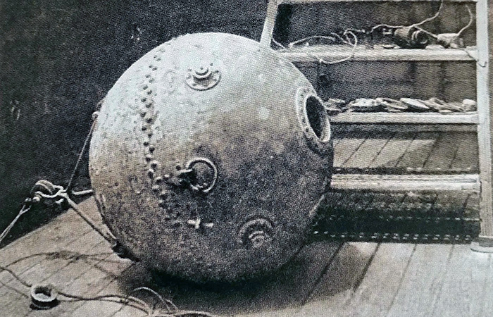 Старая морская мина