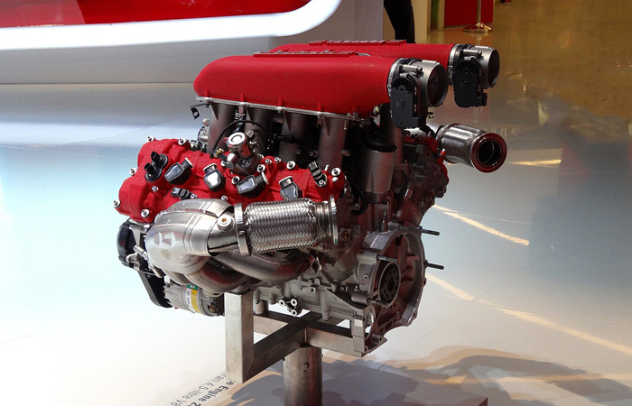 Двигатель V8 Ferrari F136.