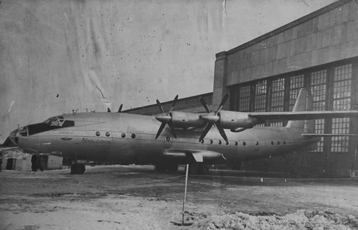 Самолёт для внутренних рейсов Самолёт для внутренних рейсов