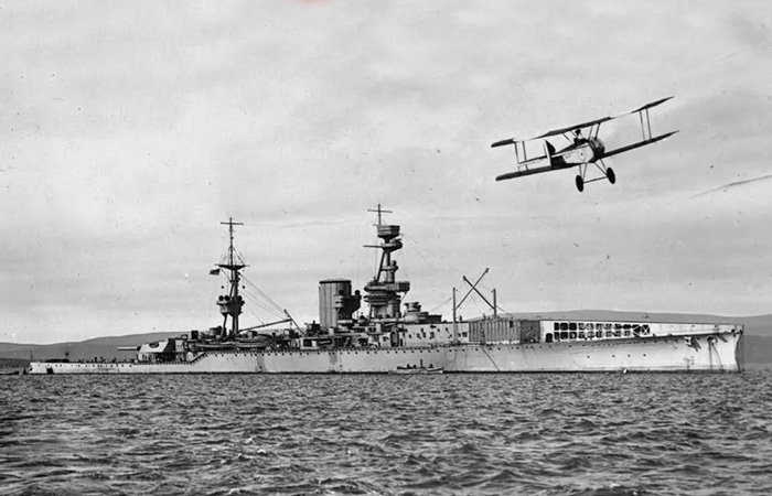 Изначальный линкор Furious Изначальный линкор Furious