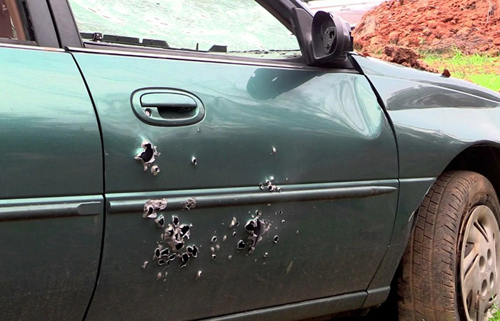 Тонкий металл от пуль точно не защищает Тонкий металл от пуль точно не защищает