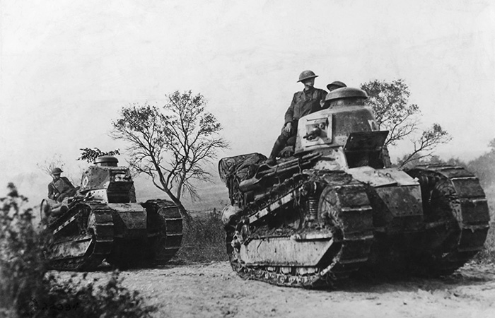 Лёгкие танки./ Фото: bigenc.ru Лёгкие танки./ Фото: bigenc.ru