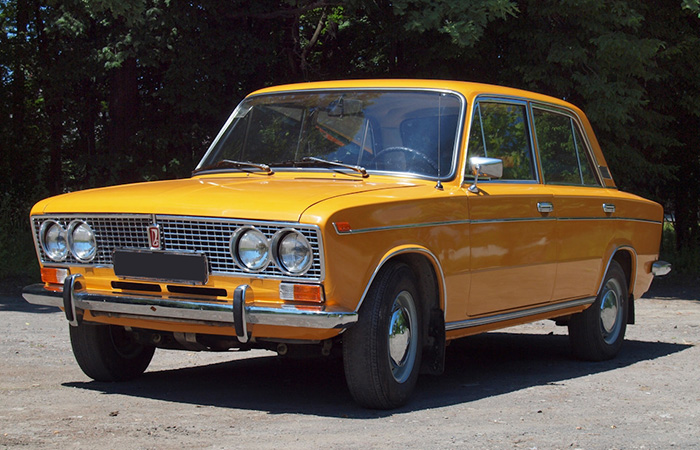 Жигули с заводской защитой картера. Жигули с заводской защитой картера.