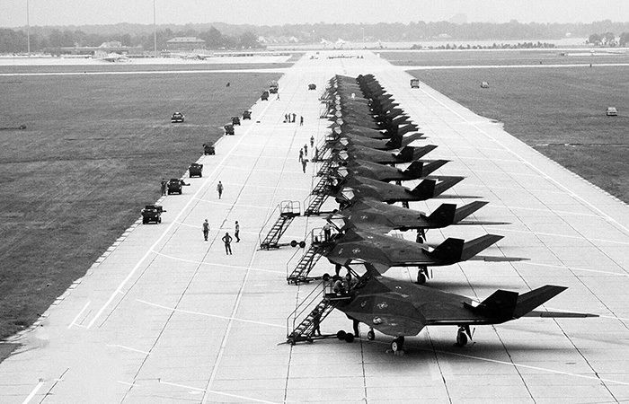 Самолёт плохо летал из-за аэродинамики и формы.