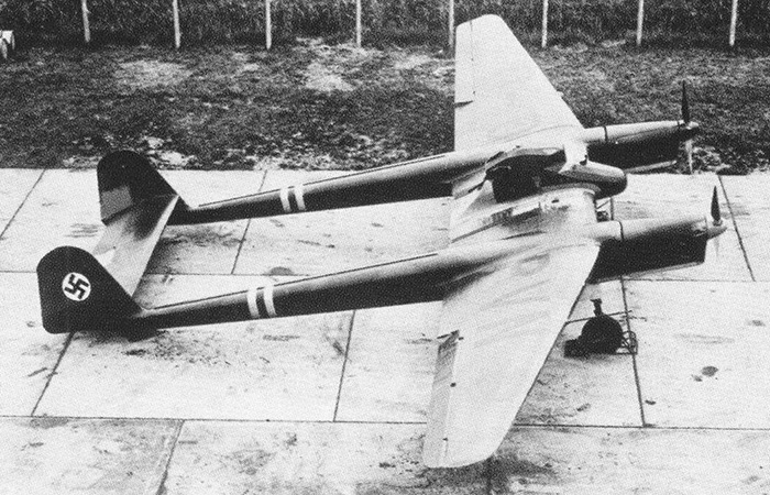 Самолёт имел странную конструкцию