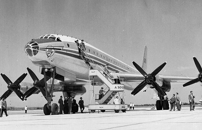 Пассажирский самолёт Ту-114. Пассажирский самолёт Ту-114.