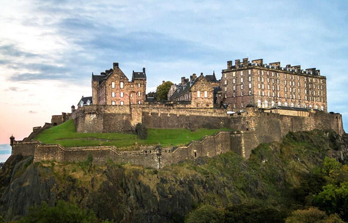 Эдинбургский замок в Шотландии
