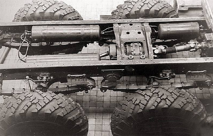 Шасси имело уникальную конструкцию