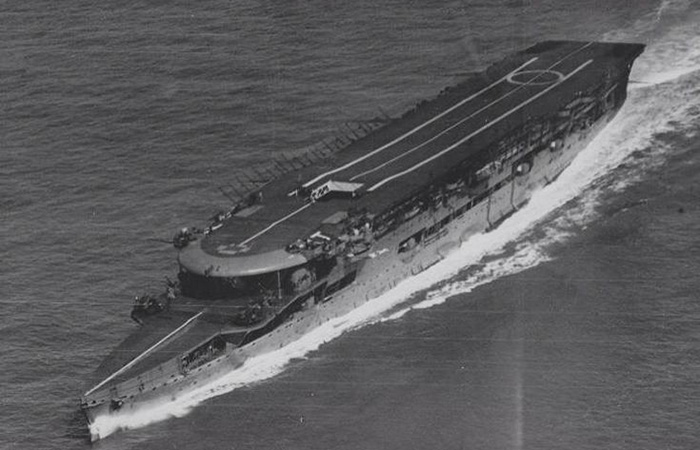 Авианосец HMS Furious Авианосец HMS Furious