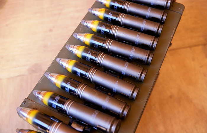 Боеприпасы к пушке М230./ Фото: edrmagazine.eu