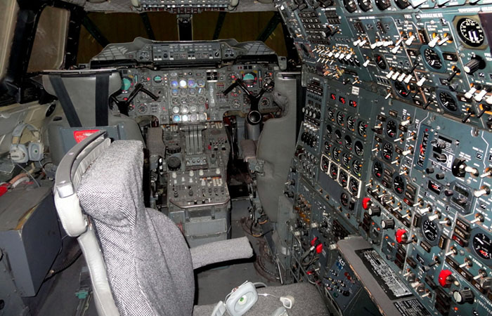 Каждому члену экипажа своё рабочее место.