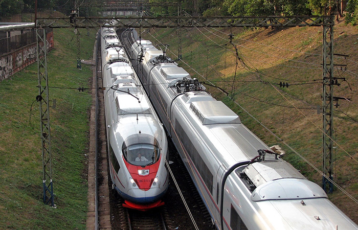 Гудят встречные поезда Гудят встречные поезда