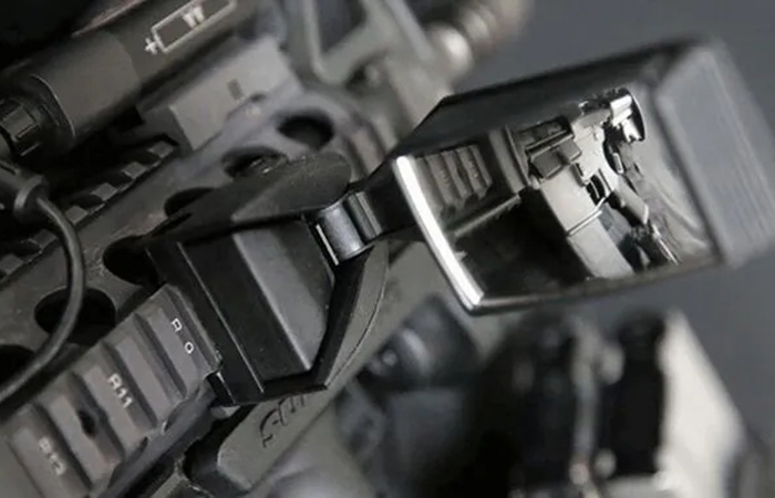 Зеркало для винтовки./ Фото: thefirearmblog.com Зеркало для винтовки./ Фото: thefirearmblog.com