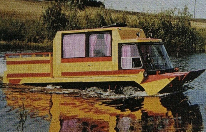 По своей сути - БТР-60. По своей сути - БТР-60.