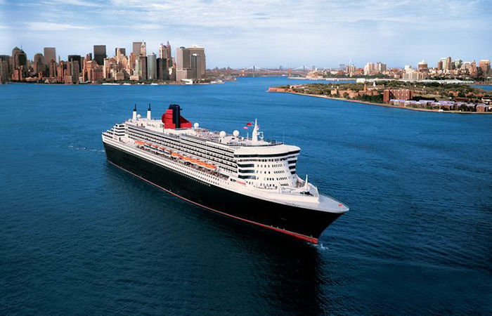 Queen Mary 2.