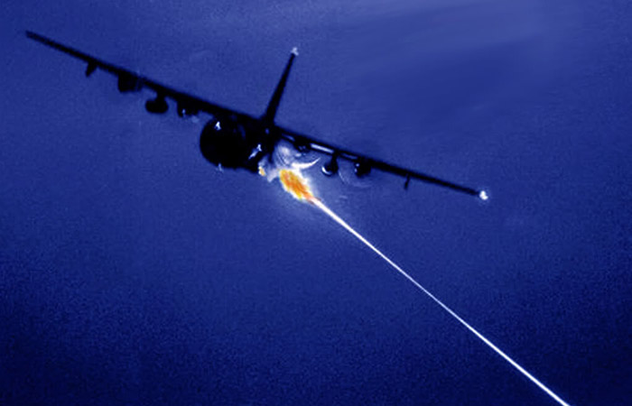 Ночная работа Lockheed AC-130./ Фото: blitheringon.com