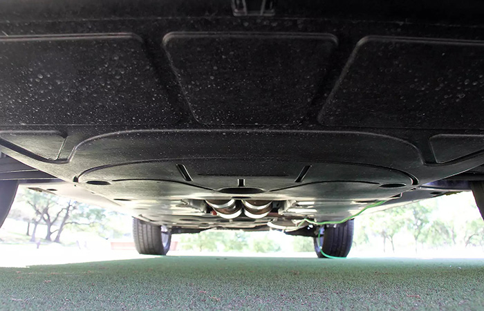 Среди недостатков - уменьшение дорожного просвета. Среди недостатков - уменьшение дорожного просвета.