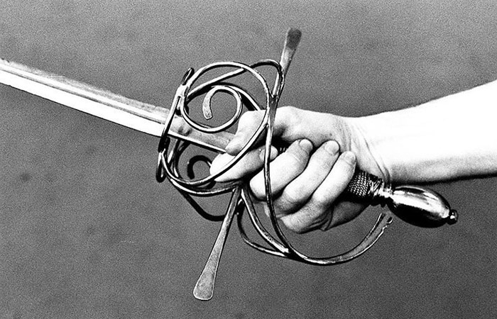 Главное в шпаге - баланс