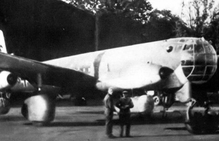 Отличительная черта - наклон крыльев в обратную сторону./ Фото: planehistoria.com Отличительная черта - наклон крыльев в обратную сторону./ Фото: planehistoria.com