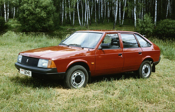 Советский «Москвич-2141».
