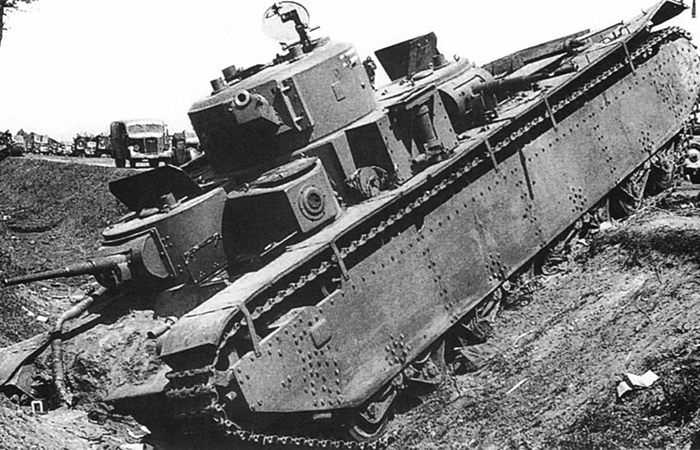 На поле боя Т-35 не мог оказать никакого сопротивления На поле боя Т-35 не мог оказать никакого сопротивления