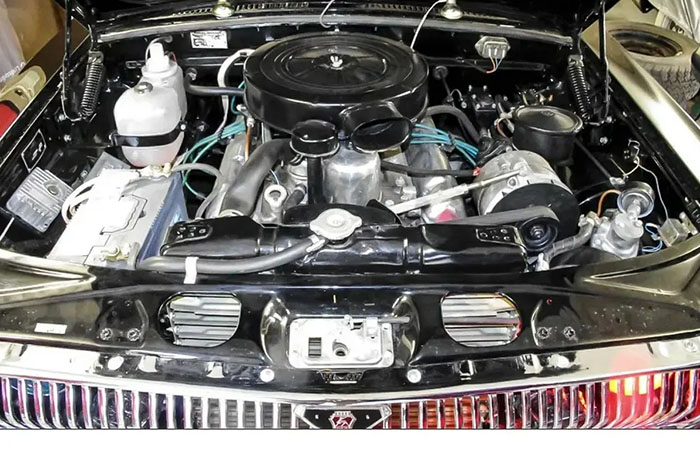 Под капотом.