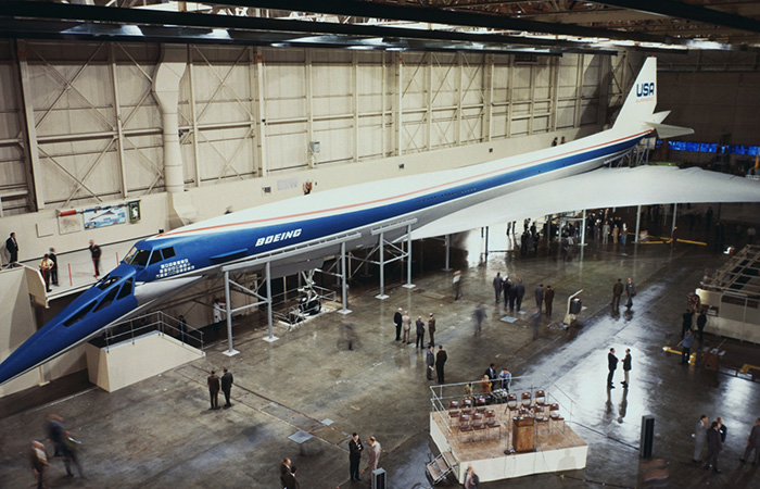 Сборочный цех./ Фото: jalopnik.com