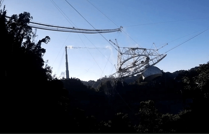 Момент обрушения./ Фото: vice.com