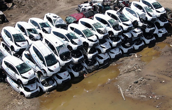 Свалка электромобилей