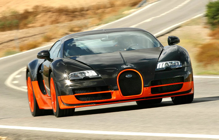 Bugatti Veyron./ Фото: caricos.com