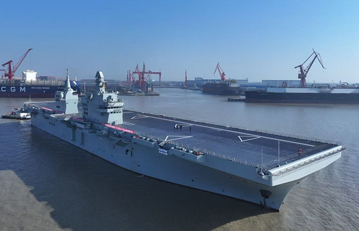 Гибрид десантного корабля с авианосцем./ Фото: news.cgtn.com Гибрид десантного корабля с авианосцем./ Фото: news.cgtn.com