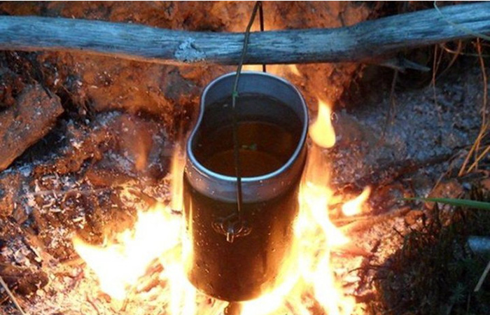 При неправильной готовке в котелке всё горит