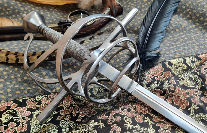 Гарда защищала кисть