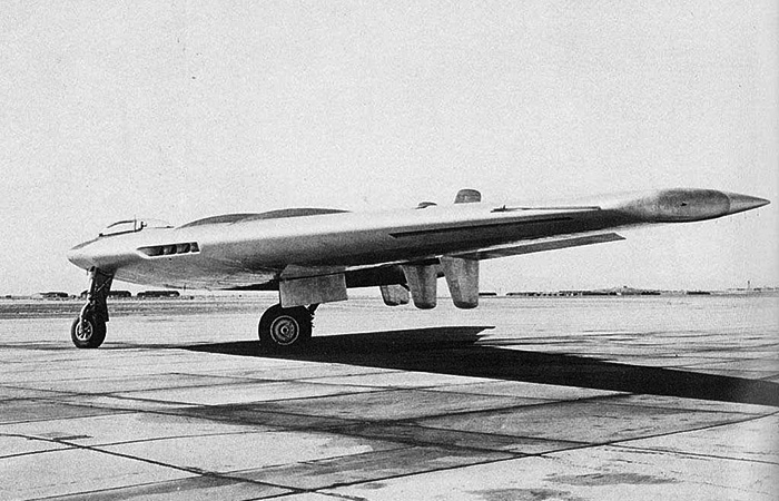 У самолёта не было привычного фюзеляжа У самолёта не было привычного фюзеляжа