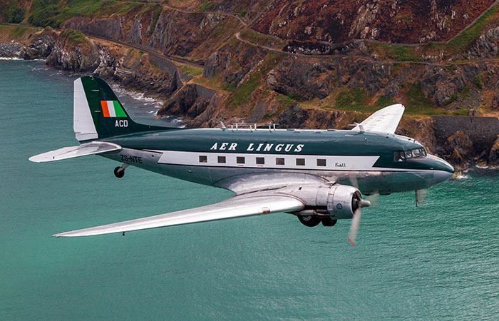 Douglas DC-3 всё ещё используется. Douglas DC-3 всё ещё используется.