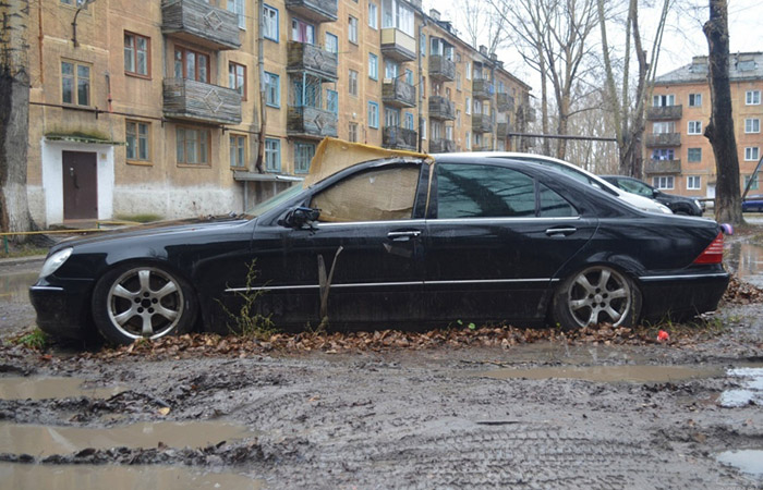 Mercedes-Benz w221 в гараже./ Фото: vk.com