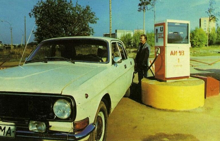 Заправлялись, кто как мог Заправлялись, кто как мог