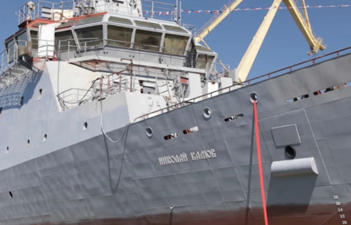 Из вооружения лишь базовая система ПВО. Из вооружения лишь базовая система ПВО.