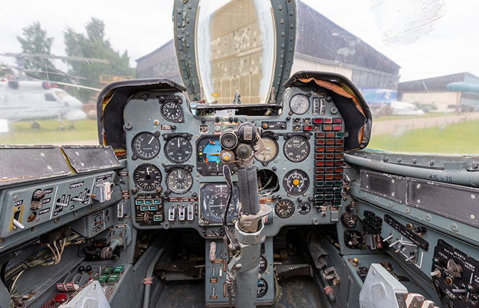 Кабина Як-38.