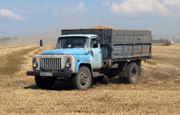 Грузовик нашёл применение везде.