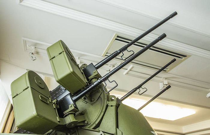 Главное преимущество - четыре крупнокалиберных пулемёта.