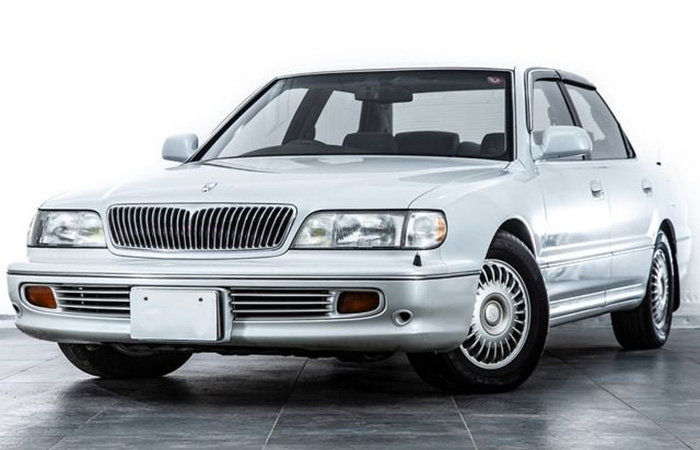 Антенна в бампере./ Фото: carfromjapan.com Антенна в бампере./ Фото: carfromjapan.com