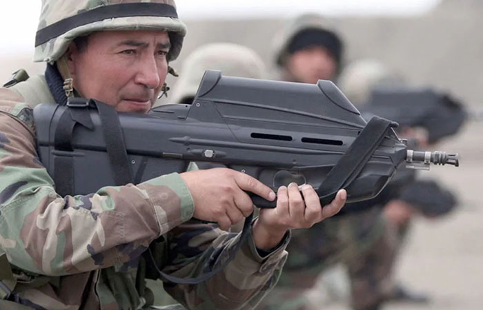 Можно было установить прицелы, гранатомёт и прочие дополнения.