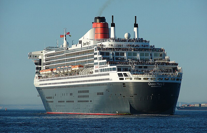 Queen Mary 2.