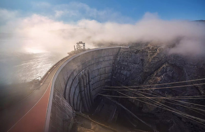 Плотина состоит из отдельных частей Плотина состоит из отдельных частей