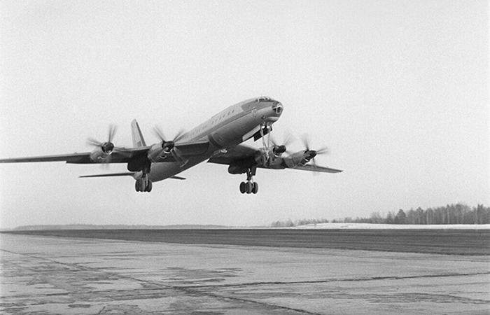 Был требователен к аэродромам. Был требователен к аэродромам.