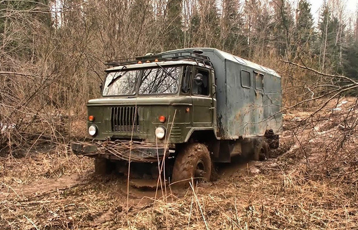 Грузовик на бездорожье./ Фото: dzen.ru